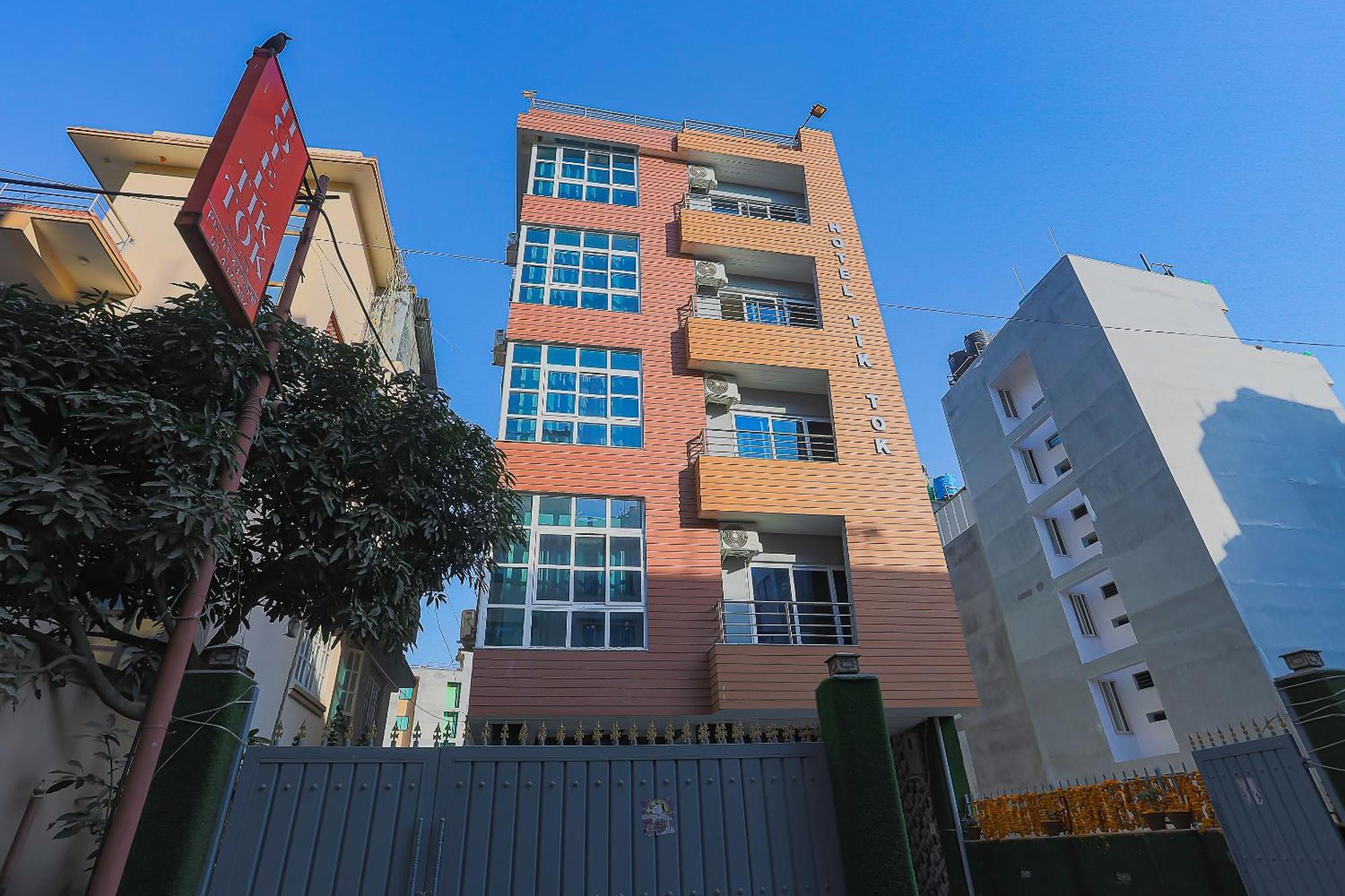Oyo 799 Hotel Tik Tok Pvt Ltd. 加德满都 外观 照片
