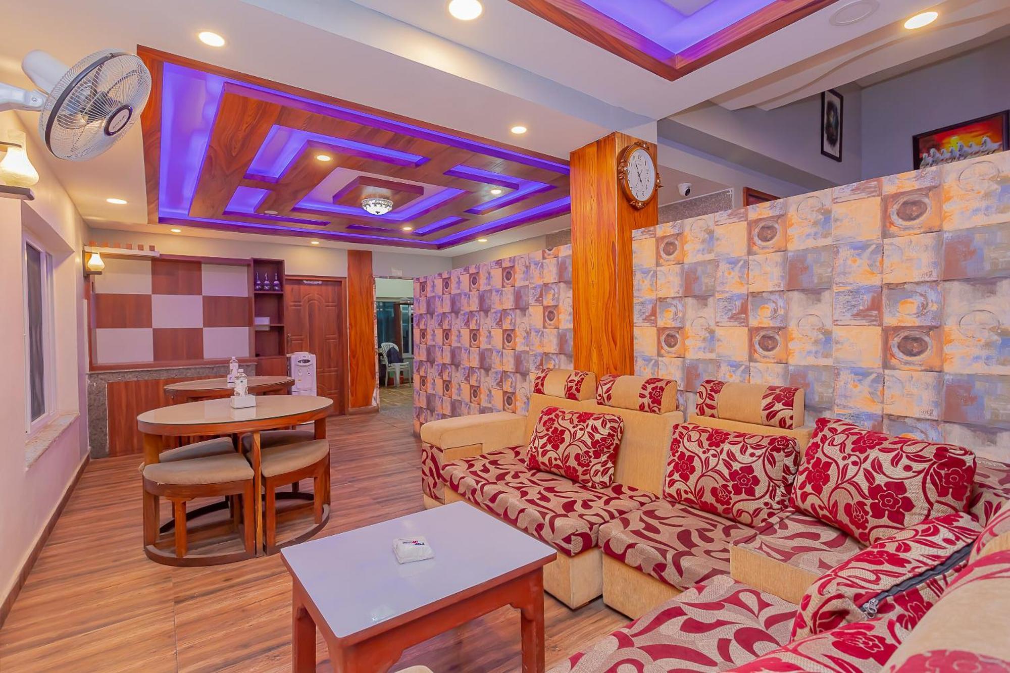 Oyo 799 Hotel Tik Tok Pvt Ltd. 加德满都 外观 照片