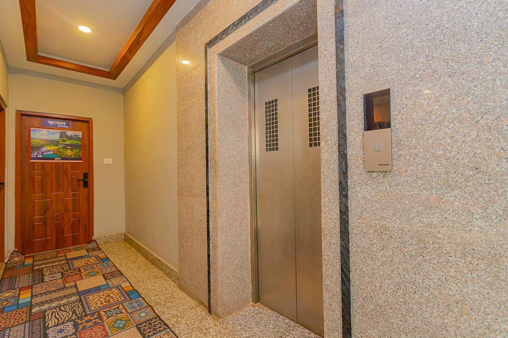 Oyo 799 Hotel Tik Tok Pvt Ltd. 加德满都 外观 照片