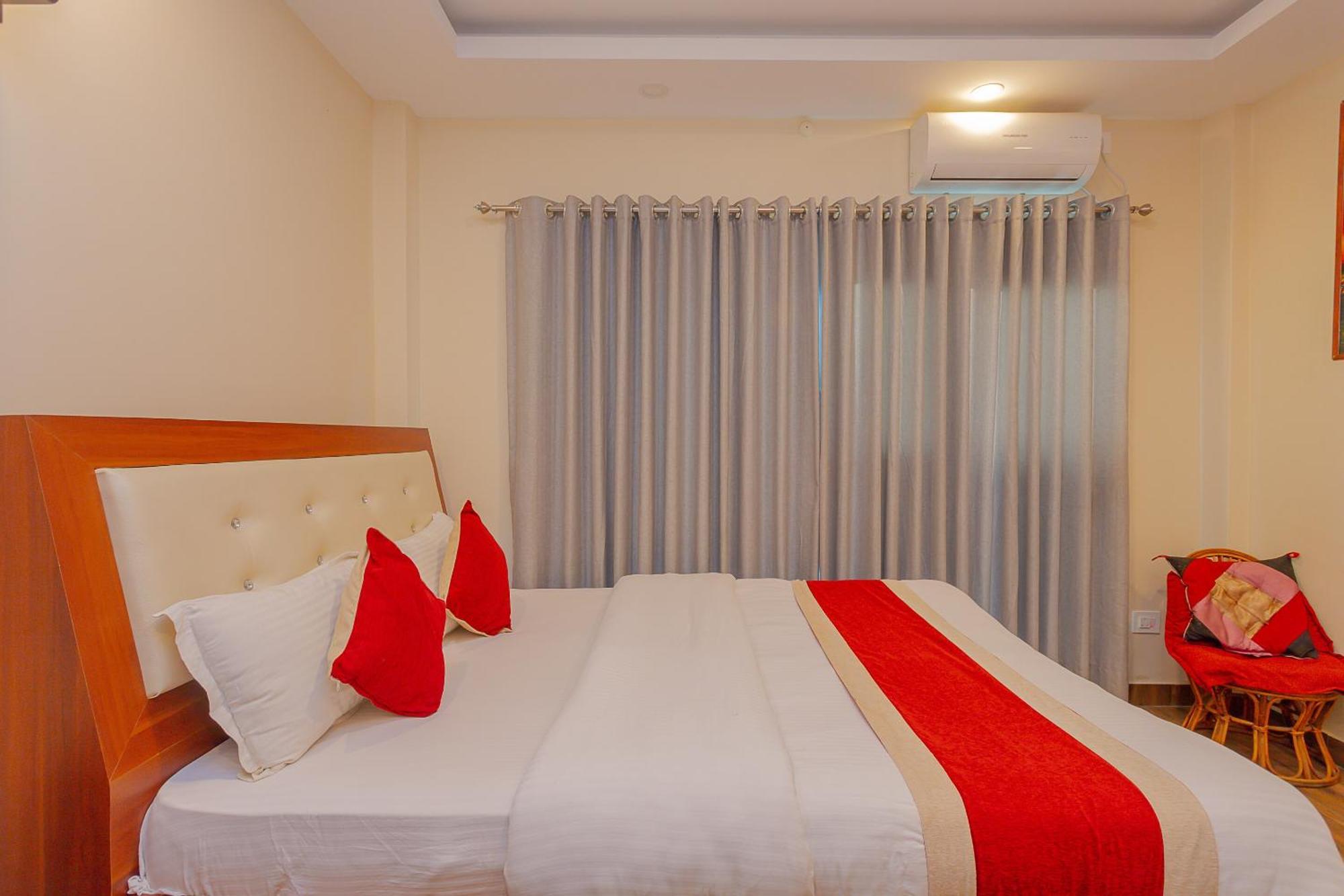 Oyo 799 Hotel Tik Tok Pvt Ltd. 加德满都 外观 照片