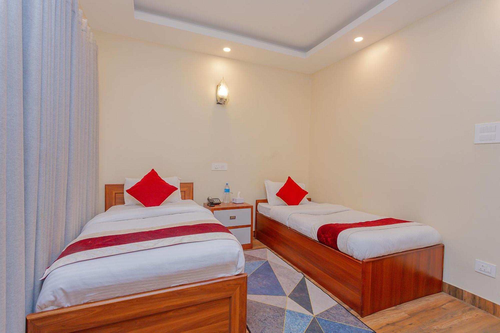 Oyo 799 Hotel Tik Tok Pvt Ltd. 加德满都 外观 照片