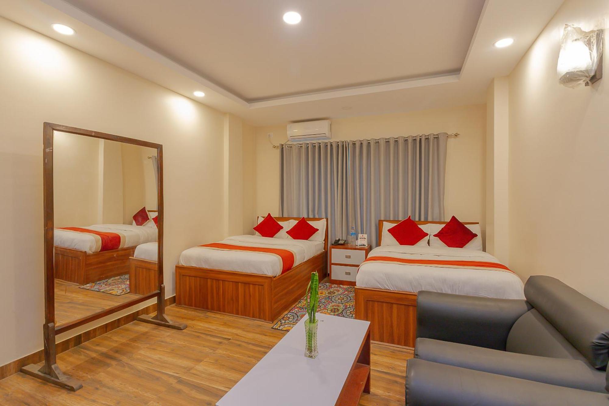 Oyo 799 Hotel Tik Tok Pvt Ltd. 加德满都 外观 照片