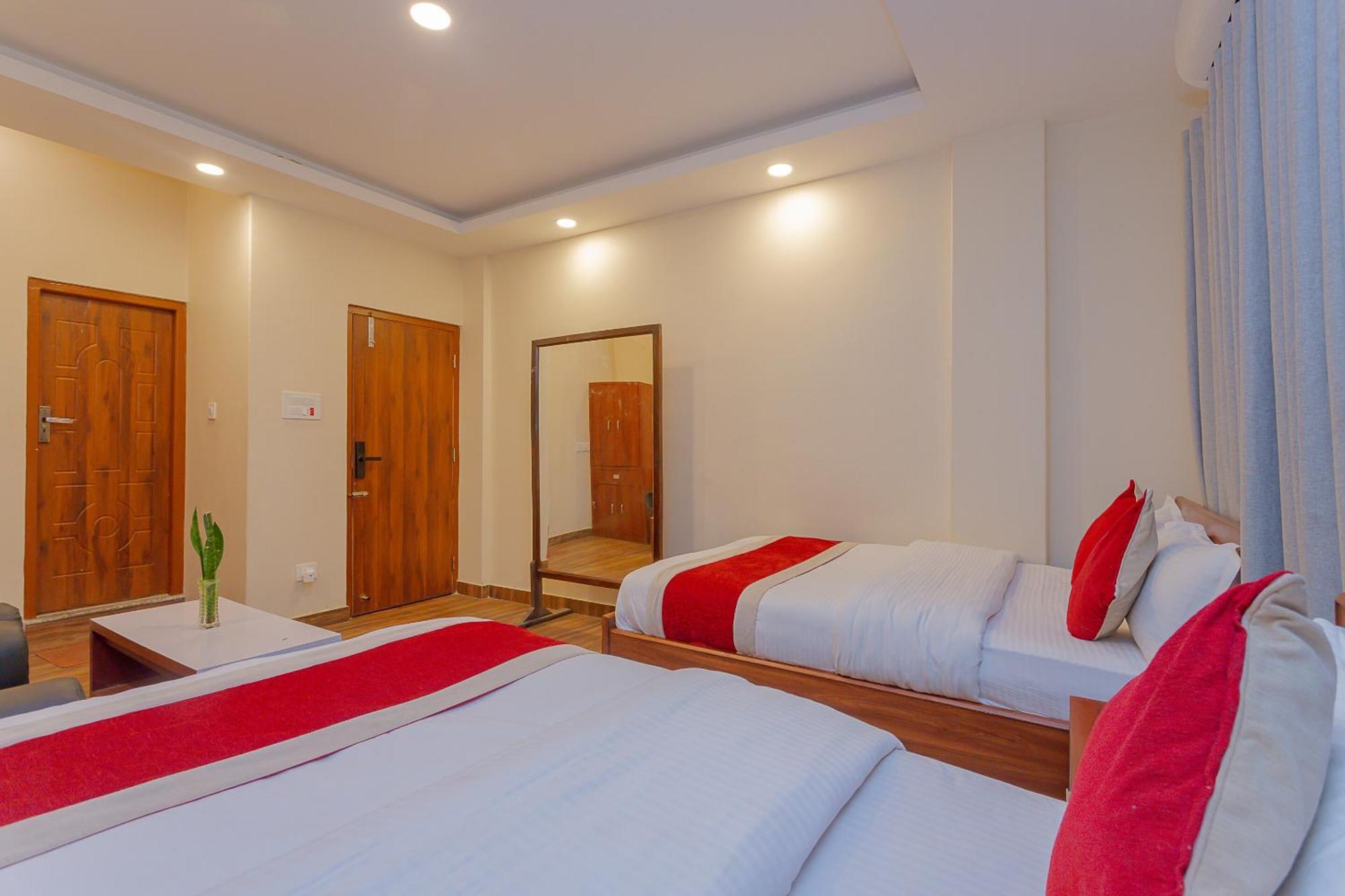 Oyo 799 Hotel Tik Tok Pvt Ltd. 加德满都 外观 照片
