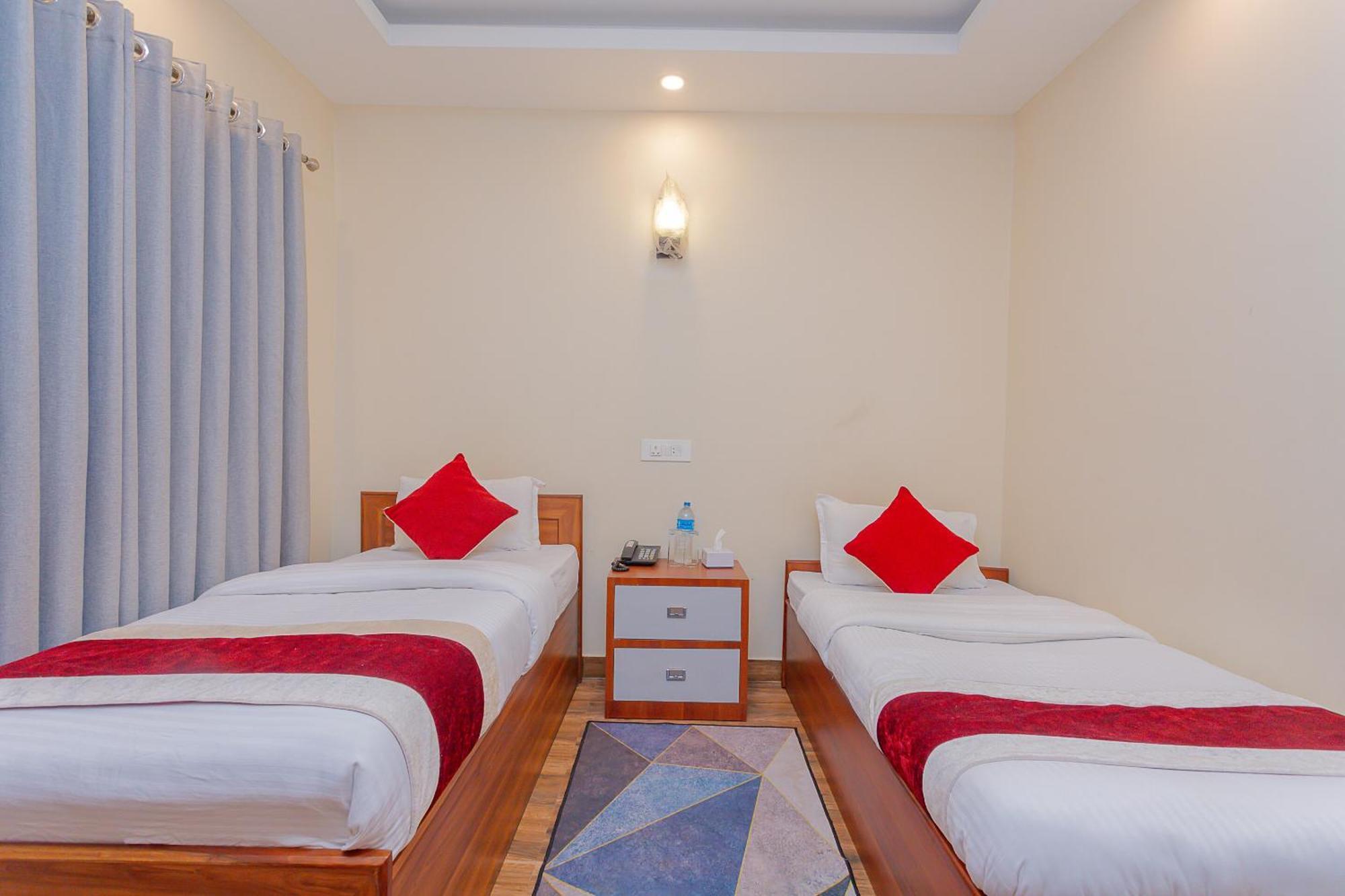 Oyo 799 Hotel Tik Tok Pvt Ltd. 加德满都 外观 照片