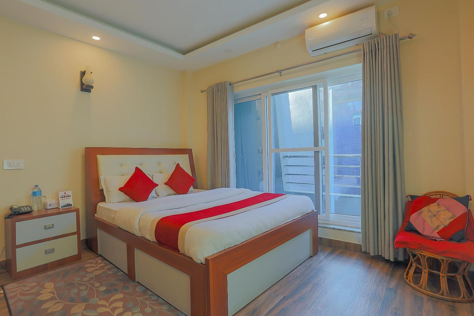 Oyo 799 Hotel Tik Tok Pvt Ltd. 加德满都 外观 照片