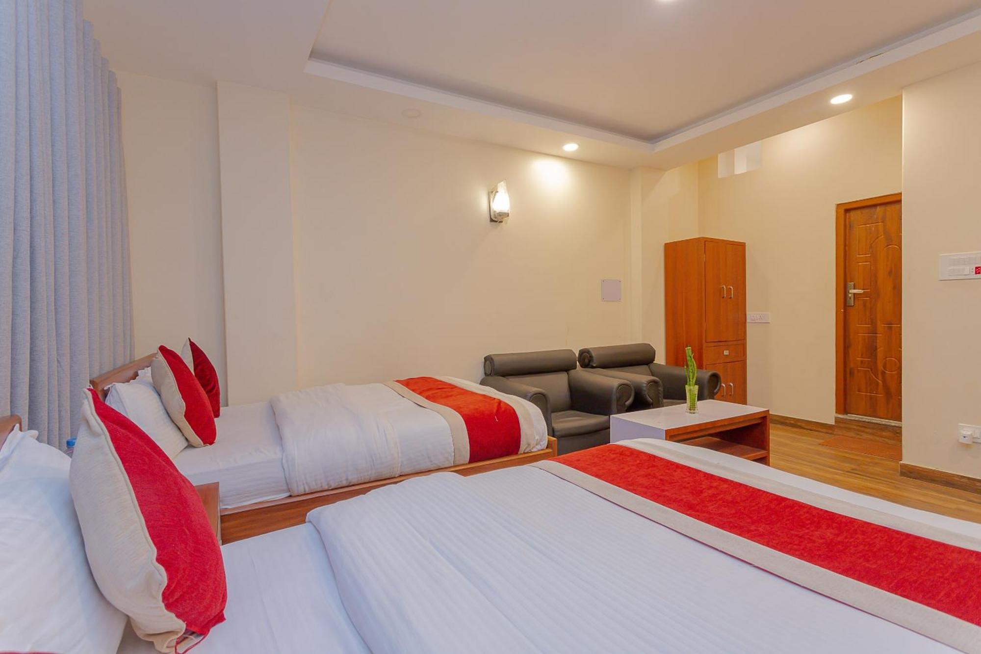 Oyo 799 Hotel Tik Tok Pvt Ltd. 加德满都 外观 照片