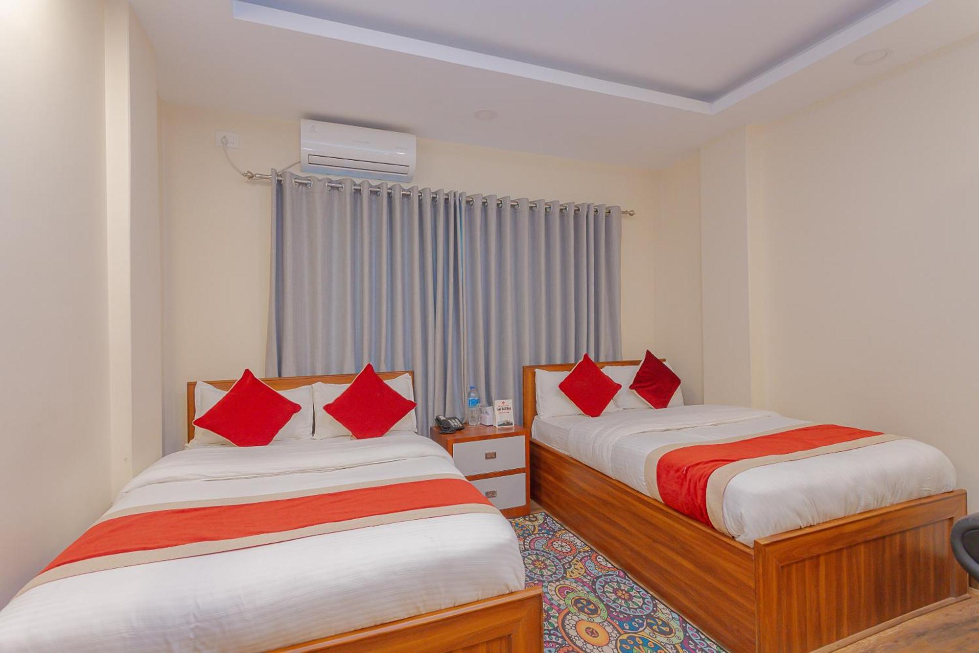 Oyo 799 Hotel Tik Tok Pvt Ltd. 加德满都 外观 照片