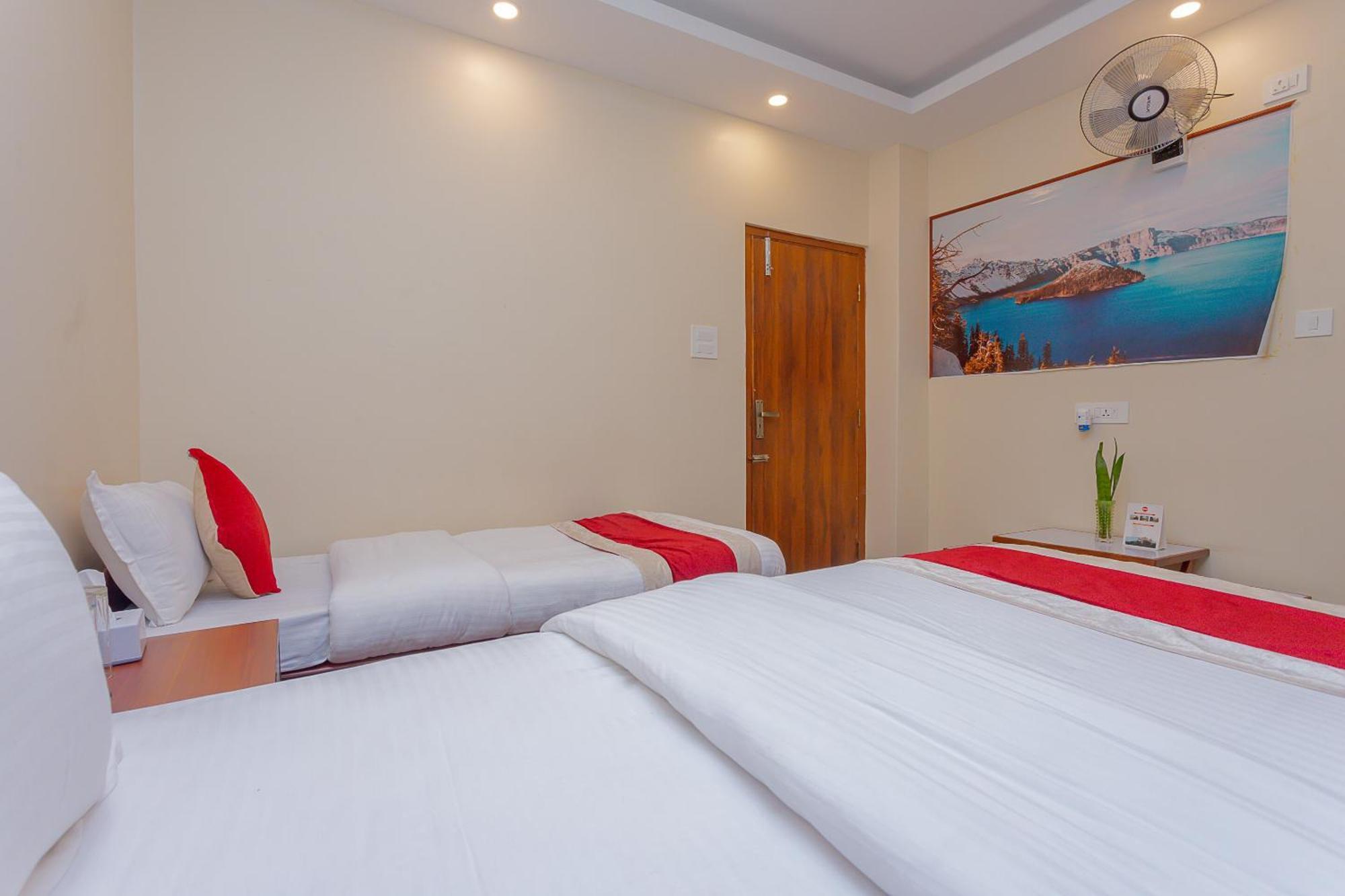 Oyo 799 Hotel Tik Tok Pvt Ltd. 加德满都 外观 照片