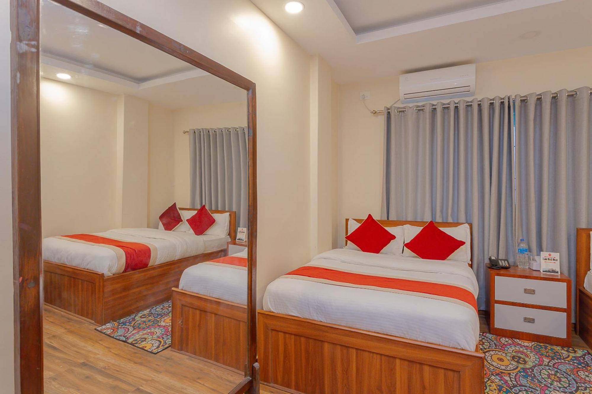Oyo 799 Hotel Tik Tok Pvt Ltd. 加德满都 外观 照片