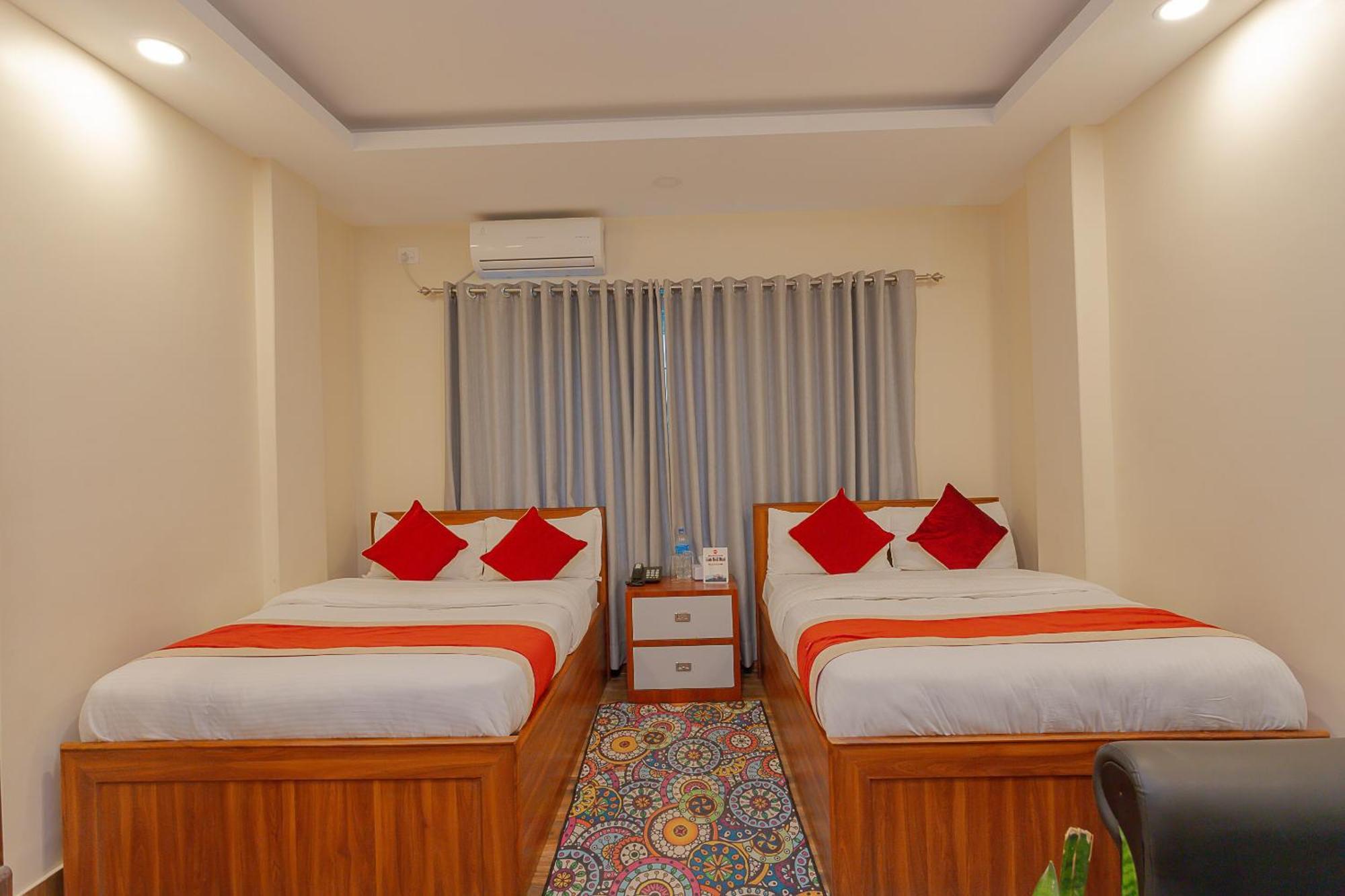 Oyo 799 Hotel Tik Tok Pvt Ltd. 加德满都 外观 照片