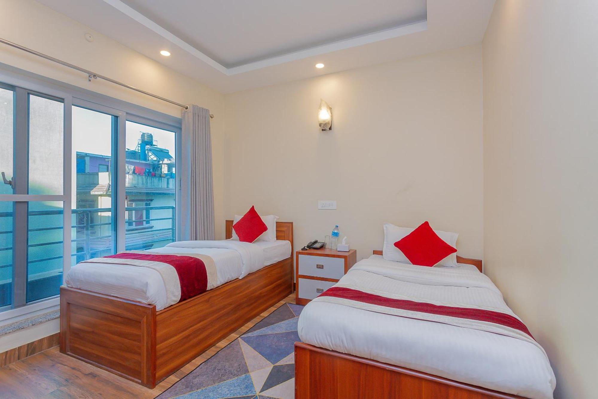 Oyo 799 Hotel Tik Tok Pvt Ltd. 加德满都 外观 照片