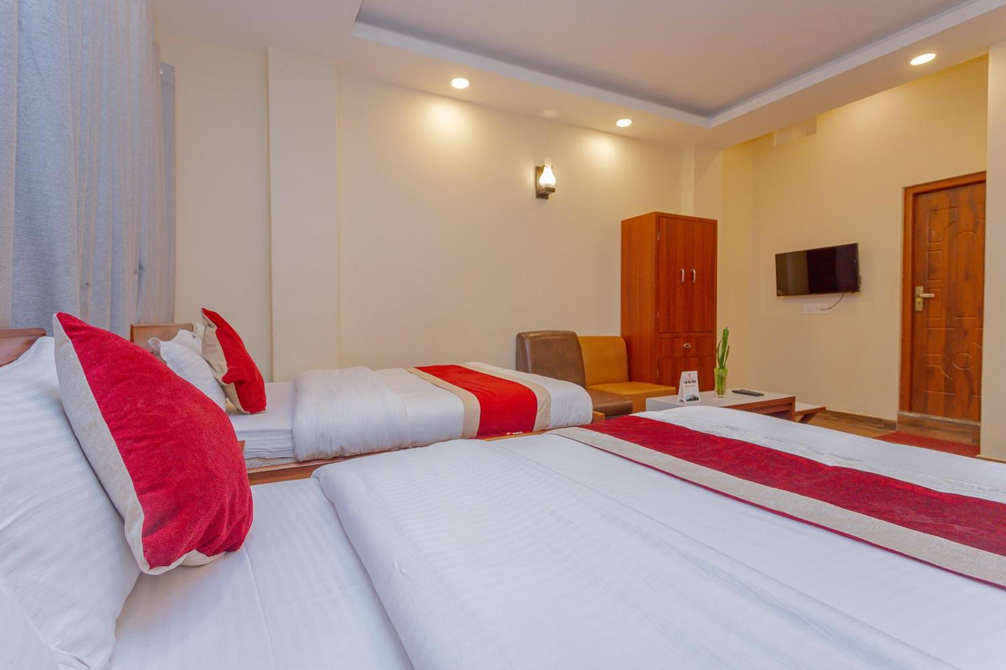 Oyo 799 Hotel Tik Tok Pvt Ltd. 加德满都 外观 照片