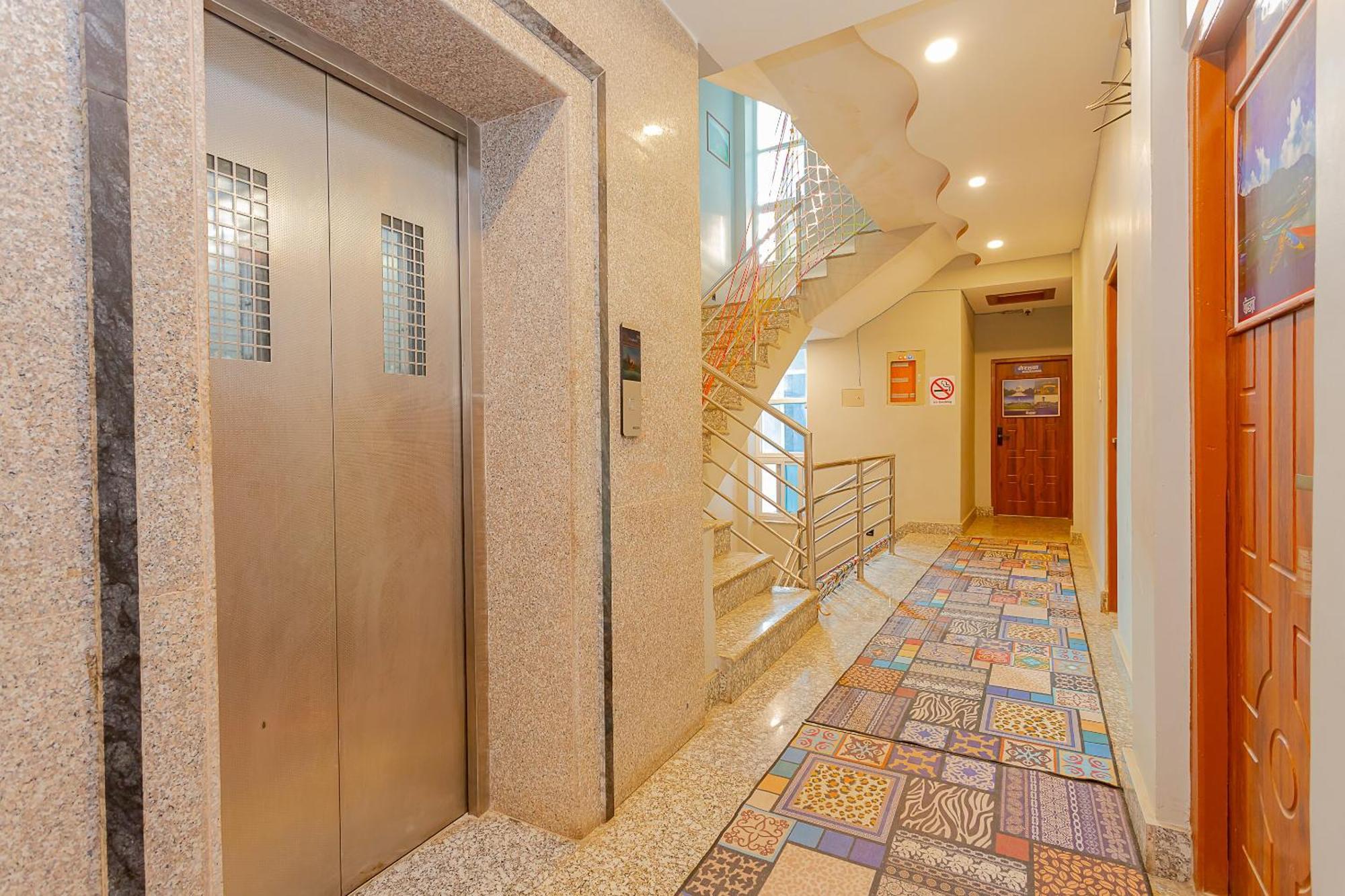 Oyo 799 Hotel Tik Tok Pvt Ltd. 加德满都 外观 照片