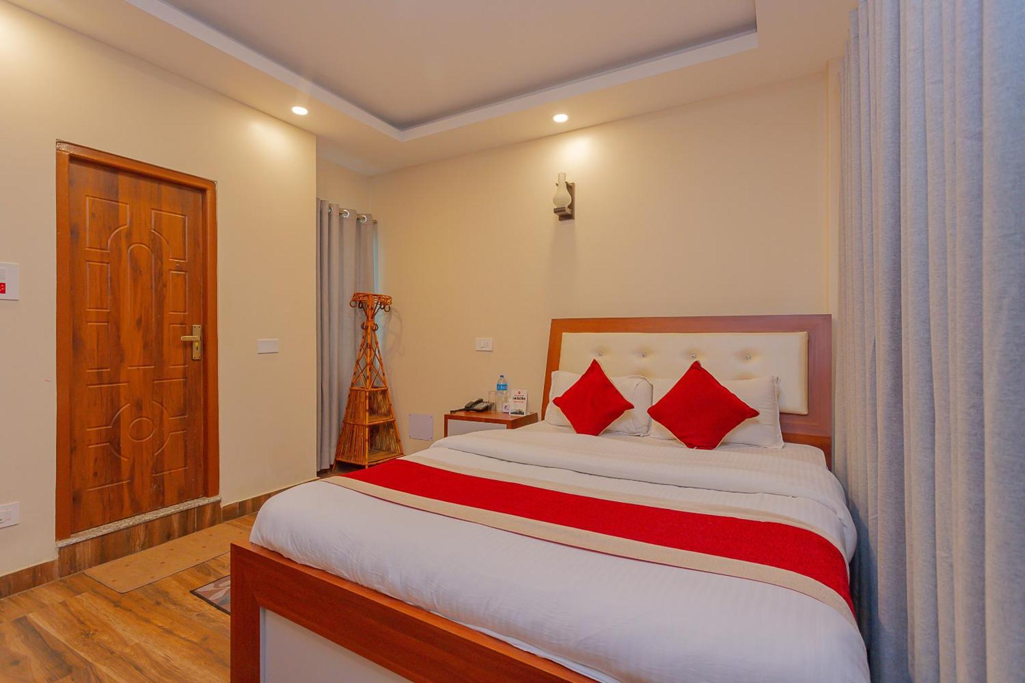 Oyo 799 Hotel Tik Tok Pvt Ltd. 加德满都 外观 照片