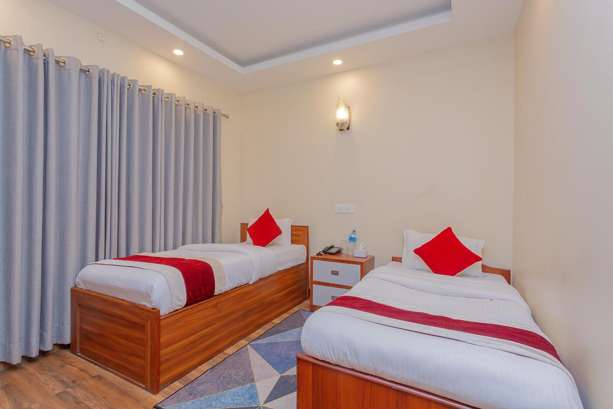 Oyo 799 Hotel Tik Tok Pvt Ltd. 加德满都 外观 照片