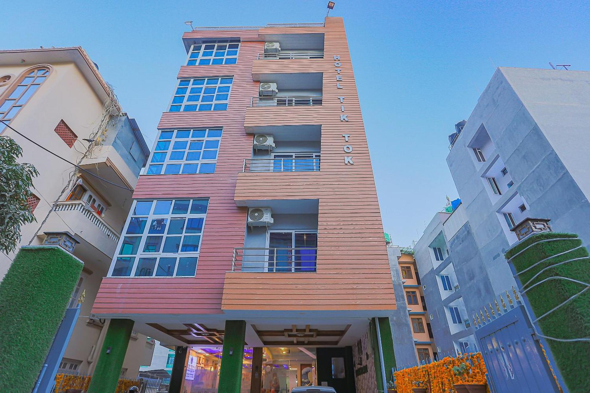 Oyo 799 Hotel Tik Tok Pvt Ltd. 加德满都 外观 照片